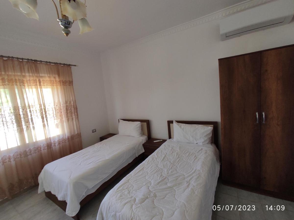Guest House Pashollari Berat Bagian luar foto