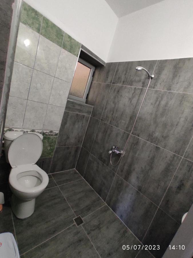 Guest House Pashollari Berat Bagian luar foto