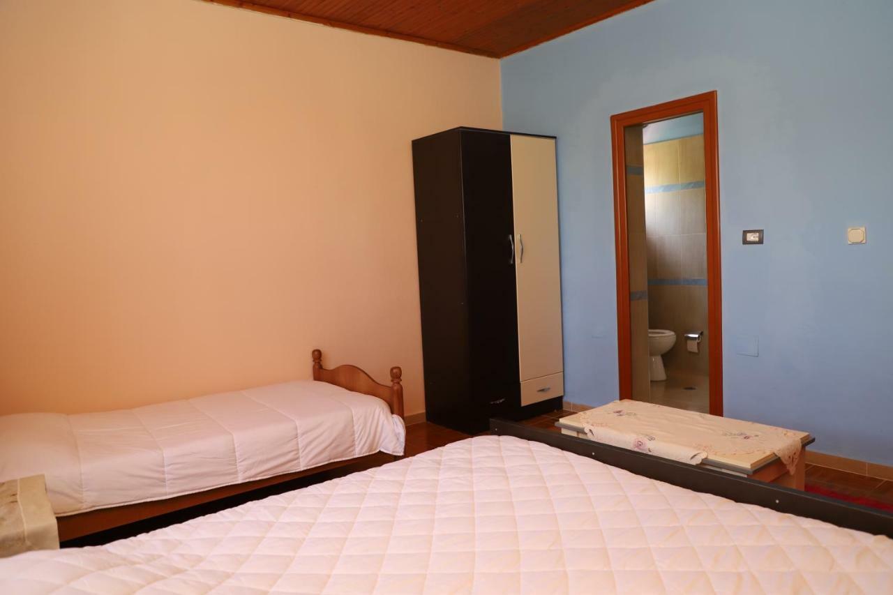 Guest House Pashollari Berat Bagian luar foto
