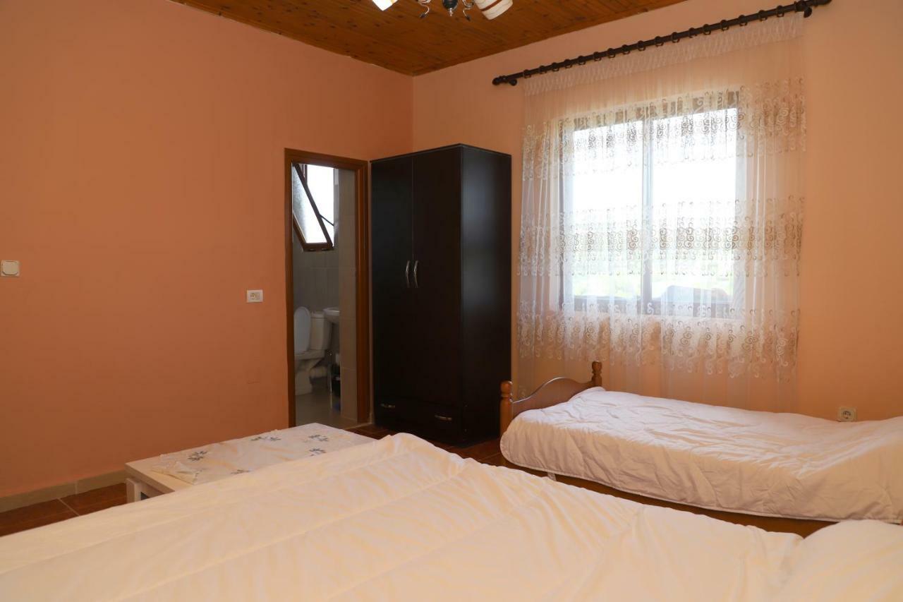 Guest House Pashollari Berat Bagian luar foto