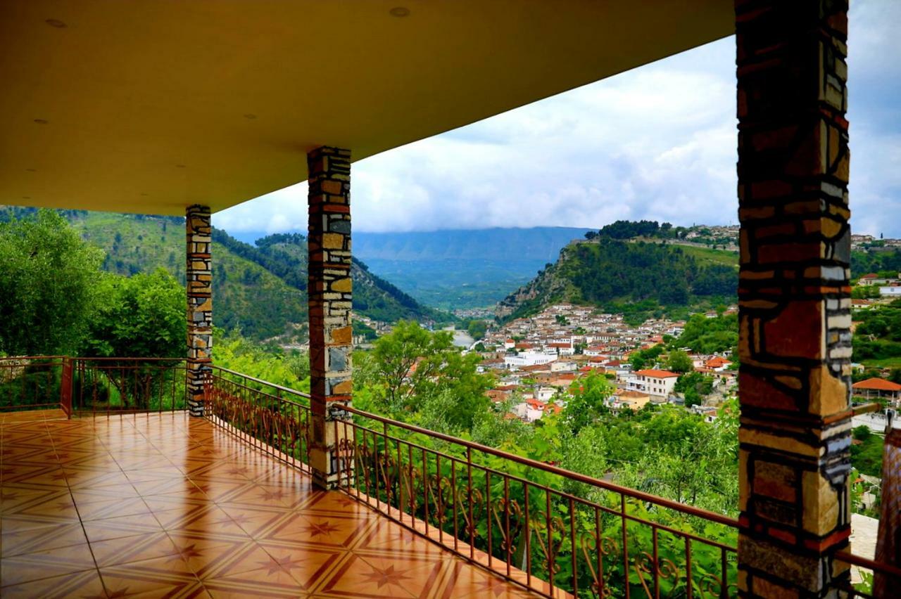 Guest House Pashollari Berat Bagian luar foto