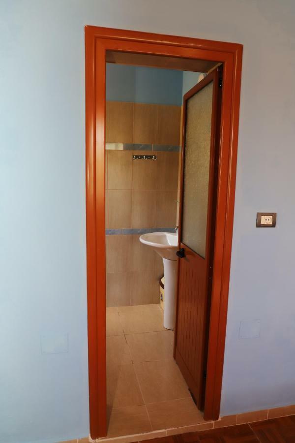 Guest House Pashollari Berat Bagian luar foto