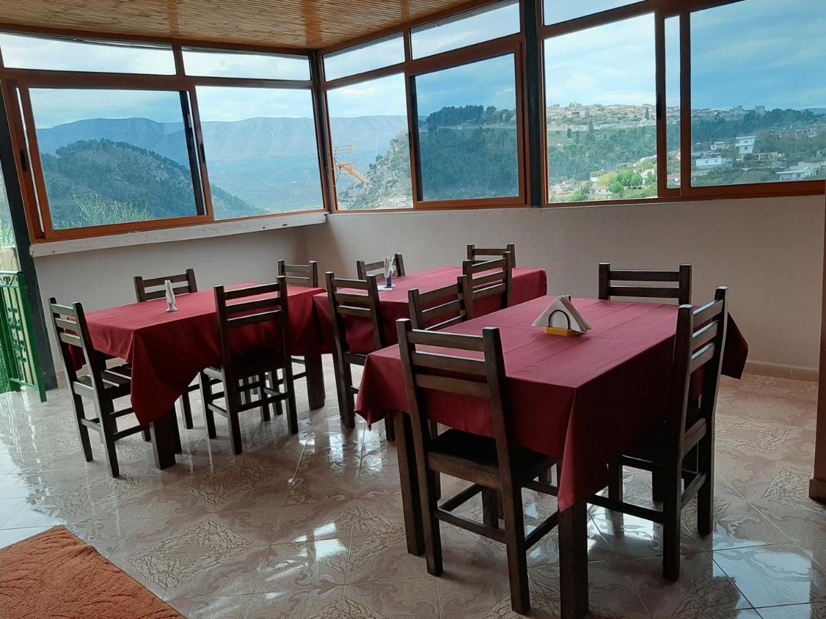 Guest House Pashollari Berat Bagian luar foto